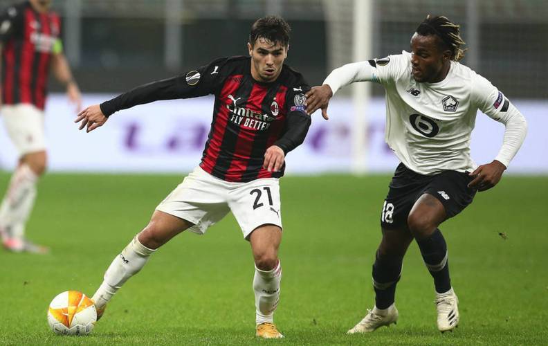 前主帅谈小麦代表苏格兰出战：所有苏格兰人都该感谢穆里尼奥（前教练谈麦克托米奈披苏格兰战袍：所有苏格兰人都应感谢穆里尼奥）