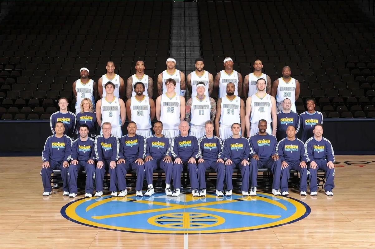 会员大会上施洛特贝克没和凯尔握手，记者：相关人员说没矛盾（会员大会上施洛特贝克未与凯尔握手 记者：知情者称双方并无矛盾）